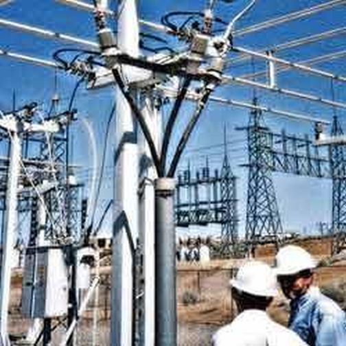 36 wiremen of the power company in the city on collective leave | शहरात वीज कंपनीचे ३६ वायरमन सामूहिक रजेवर 36 wiremen of the power company in the city on collective leave | शहरात वीज कंपनीचे ३६ वायरमन सामूहिक रजेवर