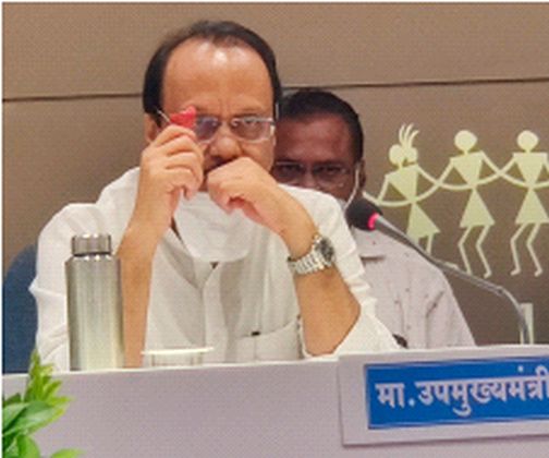 Strawberry sweets get 'funding' | स्ट्रॅाबेरीच्या गोडव्याने मिळाला ‘निधी’ Strawberry sweets get 'funding' | स्ट्रॅाबेरीच्या गोडव्याने मिळाला ‘निधी’