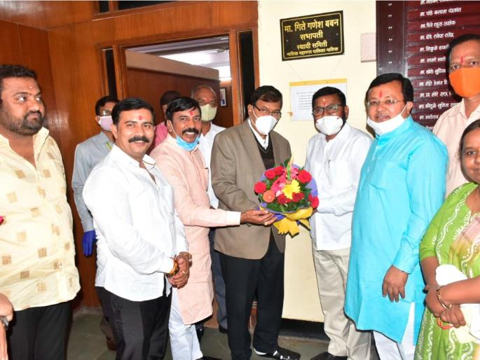 Indifference from majority in Nashik Municipal Corporation | सह्या धड न करणाऱ्यांकडून कसा व्हावा शहर सुधार? नाशिक महापालिकेत बहुमतातून आलेली बेफिकिरी Indifference from majority in Nashik Municipal Corporation | सह्या धड न करणाऱ्यांकडून कसा व्हावा शहर सुधार? नाशिक महापालिकेत बहुमतातून आलेली बेफिकिरी
