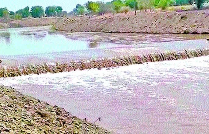 The summer of the Champawati river in Chhurdi is flooded | चहार्डी येथील चंपावती नदीला भर उन्हाळ्यात पूर The summer of the Champawati river in Chhurdi is flooded | चहार्डी येथील चंपावती नदीला भर उन्हाळ्यात पूर