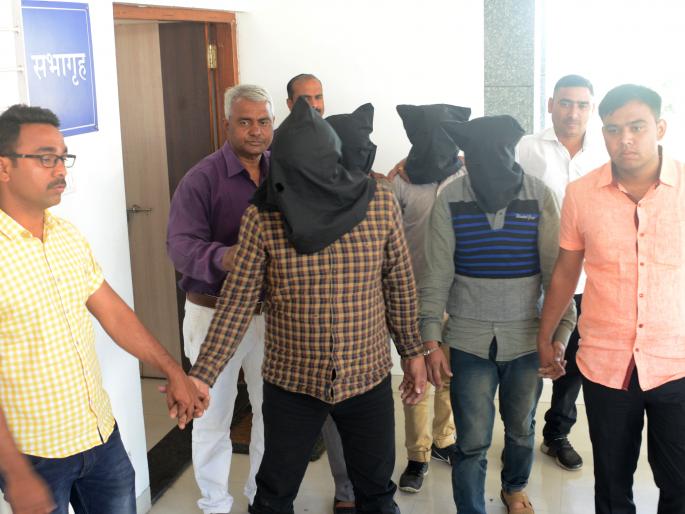 nashik,dehli,house,breaking,gang,arrested,in,nashik | नाशिकमध्ये घरफोड्या करणा-या दिल्लीतील आंतरराज्यीय टोळीस अटक