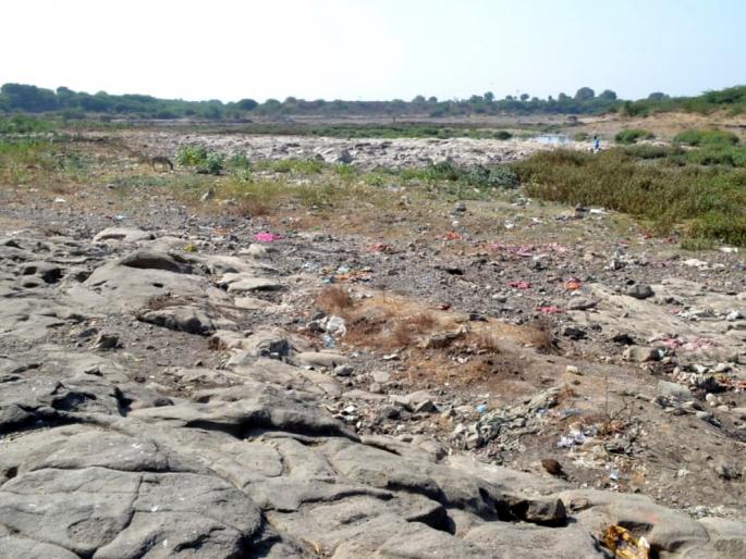 Parbhani: Shortage of scorching heat increased with summer | परभणी: उन्हाबरोबर टंचाईची दाहकता वाढली