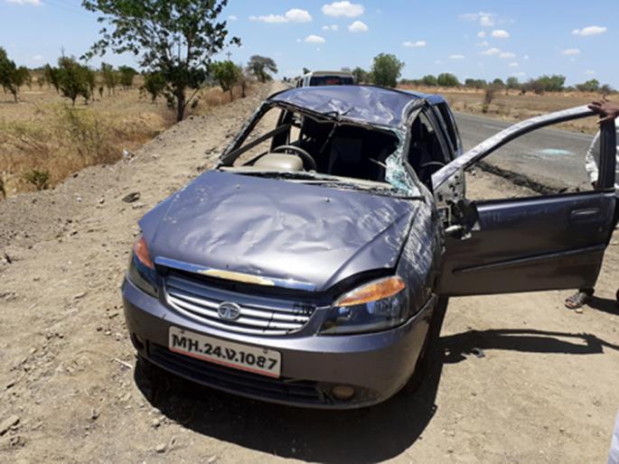 Parbhani: Two-wheeler seriously injured | परभणी : दुचाकीस्वार गंभीर जखमी Parbhani: Two-wheeler seriously injured | परभणी : दुचाकीस्वार गंभीर जखमी