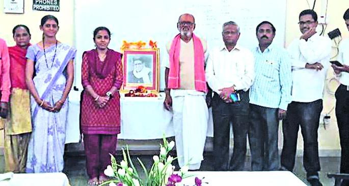 8th birth anniversary of the wealthy Pratap Sheth at Amalner | अमळनेर येथे श्रीमंत प्रतापशेठ यांची १४०वी जयंती साजरी 8th birth anniversary of the wealthy Pratap Sheth at Amalner | अमळनेर येथे श्रीमंत प्रतापशेठ यांची १४०वी जयंती साजरी