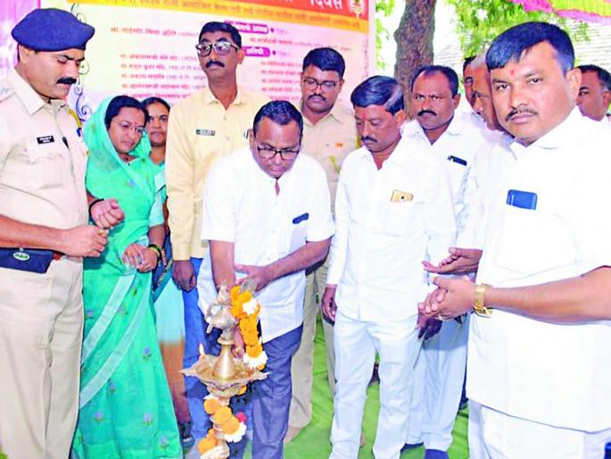 Honor of Police Patil at Marwad Police Station | मारवड पोलीस ठाण्यात पोलीस पाटलांचा सन्मान Honor of Police Patil at Marwad Police Station | मारवड पोलीस ठाण्यात पोलीस पाटलांचा सन्मान