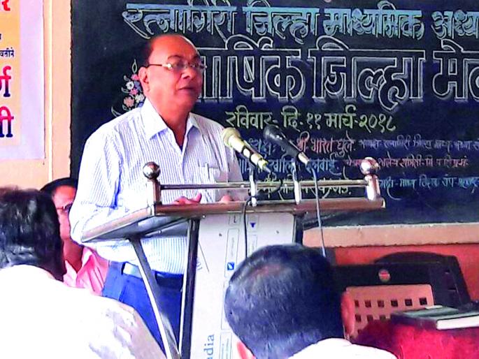  Ratnagiri: School closed for schools in Patanjali: Dnyaneshwar Kanade | रत्नागिरी : पतंजलीसाठी राज्यातील शाळा बंद करण्याचा डाव : ज्ञानेश्वर कानडे