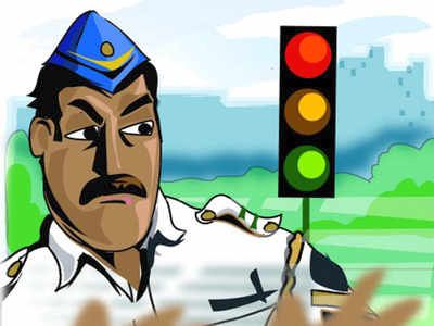 816 Nashik residents banned for 90 days | ८१६ नाशिककरांचे ड्रायव्हिंग ९० दिवसांसाठी झाले ‘बॅन’ 816 Nashik residents banned for 90 days | ८१६ नाशिककरांचे ड्रायव्हिंग ९० दिवसांसाठी झाले ‘बॅन’