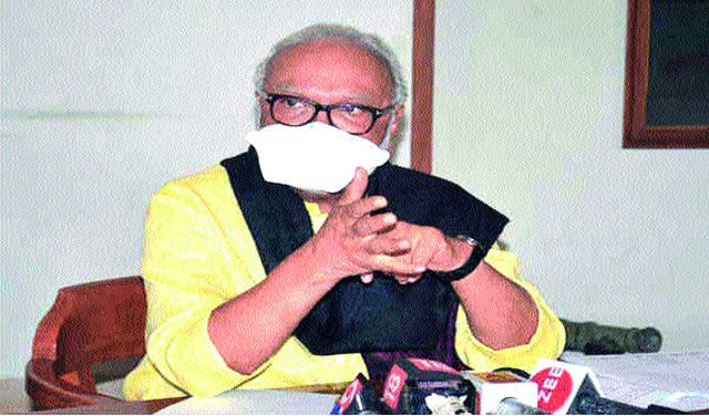 Is there anyone looking after the Barbhai administration in Nashik? | नाशकातील बारभाई कारभाराकडे पाहणारा कोणी आहे की नाही? Is there anyone looking after the Barbhai administration in Nashik? | नाशकातील बारभाई कारभाराकडे पाहणारा कोणी आहे की नाही?