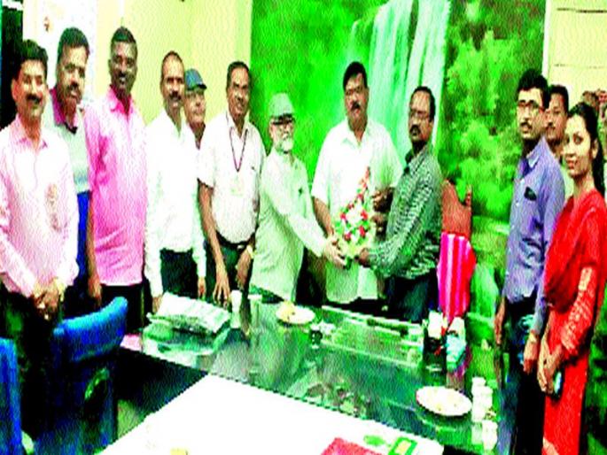 Ramchandra Jadhav: In January, the building construction of a building for the construction of the building | रामचंद्र जाधव : जानेवारीत बांधकामास प्रारंभ शिक्षण मंडळाला हक्काची इमारत Ramchandra Jadhav: In January, the building construction of a building for the construction of the building | रामचंद्र जाधव : जानेवारीत बांधकामास प्रारंभ शिक्षण मंडळाला हक्काची इमारत