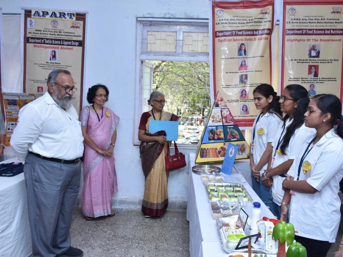 Start of 'Creation Festival' in SMRK | एसएमआरकेमध्ये ‘सृजनोत्सवास’ प्रारंभ Start of 'Creation Festival' in SMRK | एसएमआरकेमध्ये ‘सृजनोत्सवास’ प्रारंभ