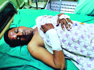 Sharjah attacks journalist | शिरवळमध्ये पत्रकारावर प्राणघातक हल्ला Sharjah attacks journalist | शिरवळमध्ये पत्रकारावर प्राणघातक हल्ला