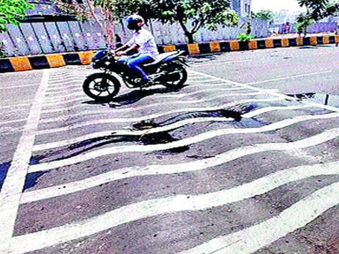 Mahurawani to impede hike in accidents in the state: survey by officials | महिरावणी येथे अपघातांमध्ये वाढ गतिरोधक टाकणार : अधिकाºयांकडून पाहणी Mahurawani to impede hike in accidents in the state: survey by officials | महिरावणी येथे अपघातांमध्ये वाढ गतिरोधक टाकणार : अधिकाºयांकडून पाहणी
