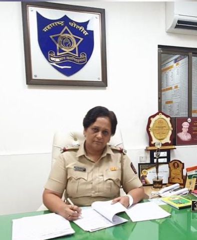 Union Home Ministry Medal for Best Investigation to Thane Police Inspector Mamata Dijuza | ठाण्याच्या पोलीस निरीक्षक ममता डिझुझांना सर्वोत्कृष्ठ तपासाचे केंद्रीय गृहमंत्रालयाचे पदक Union Home Ministry Medal for Best Investigation to Thane Police Inspector Mamata Dijuza | ठाण्याच्या पोलीस निरीक्षक ममता डिझुझांना सर्वोत्कृष्ठ तपासाचे केंद्रीय गृहमंत्रालयाचे पदक