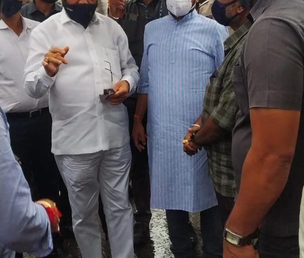 Relatives of the victims of the Rabodi tragedy will be assisted by the state government | राबोडी दुर्घटनेतील मृतांच्या नातेवाईकांना राज्य शासनाच्या वतीने मदत केली जाणार Relatives of the victims of the Rabodi tragedy will be assisted by the state government | राबोडी दुर्घटनेतील मृतांच्या नातेवाईकांना राज्य शासनाच्या वतीने मदत केली जाणार