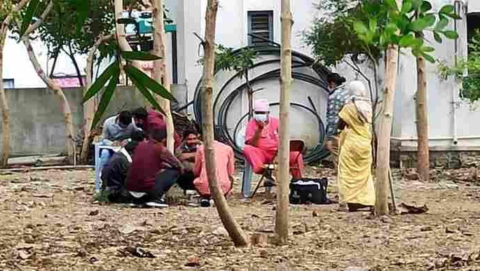 Abortion case of a minor girl in Wardha; Five skulls found with buried embryonic remains | वर्ध्यातील अल्पवयीन मुलीचे गर्भपात प्रकरण; पुरलेल्या भृण अवशेषांसोबत सापडल्या पाच कवट्या Abortion case of a minor girl in Wardha; Five skulls found with buried embryonic remains | वर्ध्यातील अल्पवयीन मुलीचे गर्भपात प्रकरण; पुरलेल्या भृण अवशेषांसोबत सापडल्या पाच कवट्या