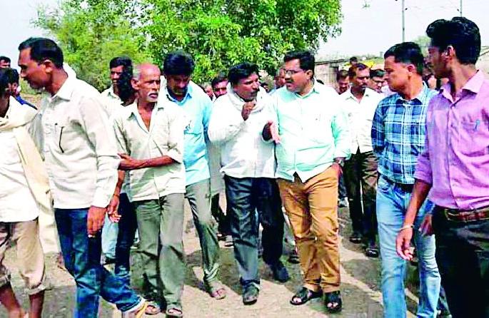 Start the rail gate for four months | रेल्वे फाटक चार महिन्यांसाठी सुरू करा Start the rail gate for four months | रेल्वे फाटक चार महिन्यांसाठी सुरू करा