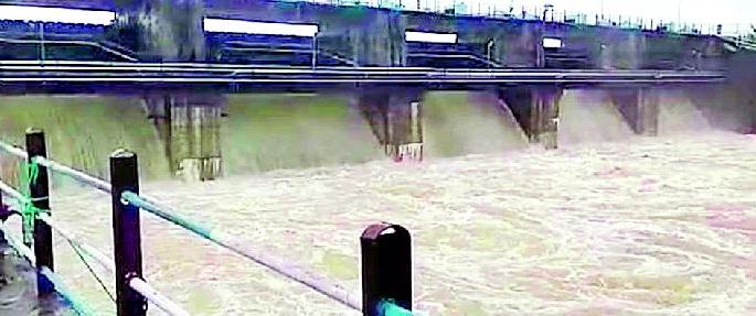 Two medium and five small reservoirs 'flowers' | दोन मध्यम तर पाच छोटे जलाशय ‘फुल्ल’