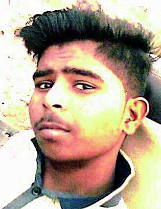 The young killed the beating of a deer on the bike | दुचाकीवर हरीण आदळल्याने तरुण ठार The young killed the beating of a deer on the bike | दुचाकीवर हरीण आदळल्याने तरुण ठार