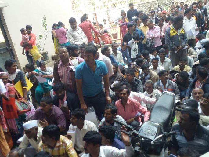 Constructive registration of workers in police station in Nashik | नाशिकमध्ये पोलीस बंदोबस्तात बांधकाम कामगारांची नोंदणी Constructive registration of workers in police station in Nashik | नाशिकमध्ये पोलीस बंदोबस्तात बांधकाम कामगारांची नोंदणी