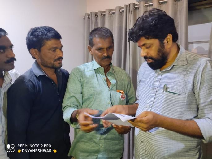 Look at the problems of Bachchu Kadu's court Yeola | बच्चू कडूंच्या दरबारी येवल्याच्या समस्यांचा पाढा Look at the problems of Bachchu Kadu's court Yeola | बच्चू कडूंच्या दरबारी येवल्याच्या समस्यांचा पाढा