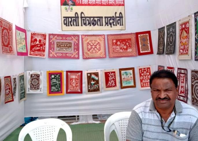 Tender touch of literature to the uniform of the police | पोलिसांच्या खमक्या वर्दीला साहित्याचा हळवा स्पर्श Tender touch of literature to the uniform of the police | पोलिसांच्या खमक्या वर्दीला साहित्याचा हळवा स्पर्श