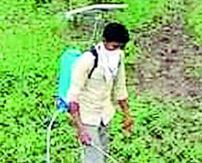 Risk knows, but the question is rosary! | धोका माहीत आहे, पण प्रश्न रोजीरोटीचा आहे ! Risk knows, but the question is rosary! | धोका माहीत आहे, पण प्रश्न रोजीरोटीचा आहे !