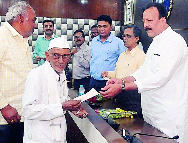 Involve the reimbursement of land in farming | जमिनीचा मोबदला शेतीतच गुंतवा Involve the reimbursement of land in farming | जमिनीचा मोबदला शेतीतच गुंतवा