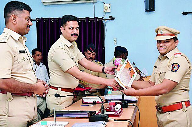 IG's Certificate of Charge to Chavan | चव्हाण यांना ‘आयजीं’चे प्रशस्तीपत्र