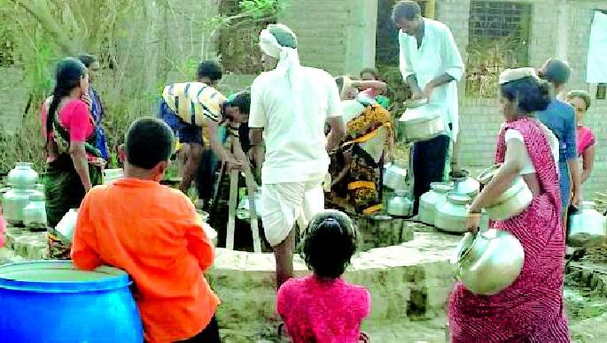 Severe water shortage at Churmura | चुरमुरा येथे तीव्र पाणीटंचाई