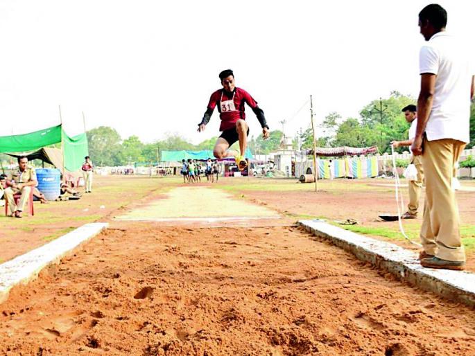 Start of recruitment of police in Yavatmal | यवतमाळात पोलीस भरतीला प्रारंभ Start of recruitment of police in Yavatmal | यवतमाळात पोलीस भरतीला प्रारंभ