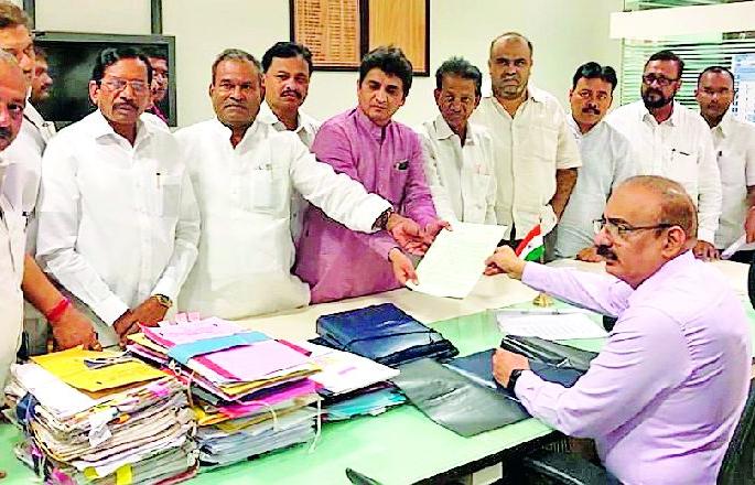 Protection from corruption by coalition government | युती सरकारकडून भ्रष्टाचाराला संरक्षण Protection from corruption by coalition government | युती सरकारकडून भ्रष्टाचाराला संरक्षण