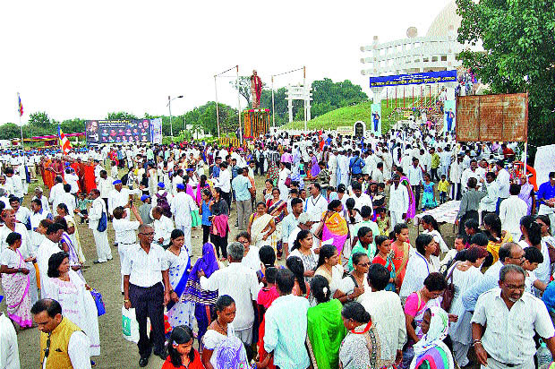 Bhimsagar on Muktibagar | मुक्तिभूमीवर भीमसागर Bhimsagar on Muktibagar | मुक्तिभूमीवर भीमसागर