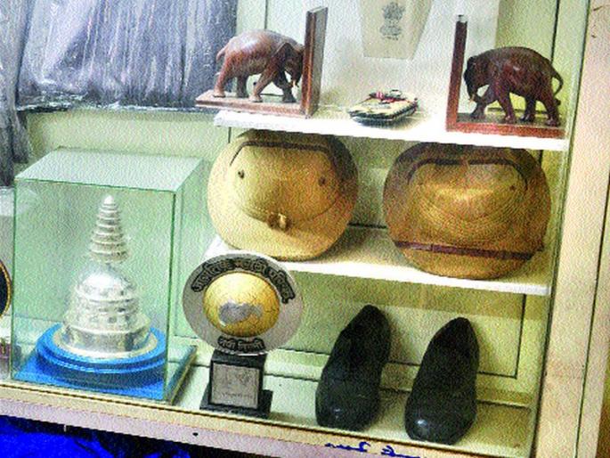 Dr. Save the Ambedkar articles | डॉ. आंबेडकरांच्या वस्तूंचे जतन Dr. Save the Ambedkar articles | डॉ. आंबेडकरांच्या वस्तूंचे जतन