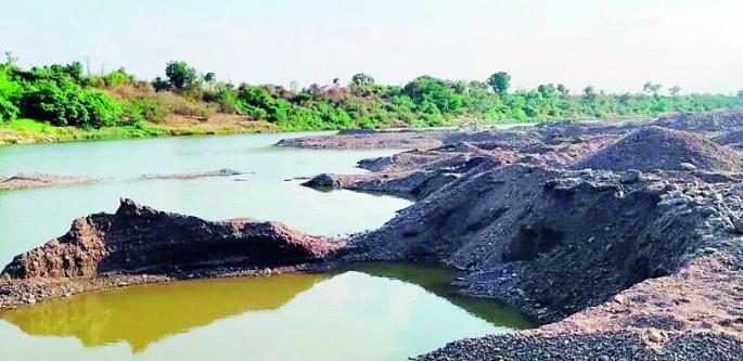 Seven ghats reserved for government works | शासकीय कामांसाठी सात घाट राखीव Seven ghats reserved for government works | शासकीय कामांसाठी सात घाट राखीव