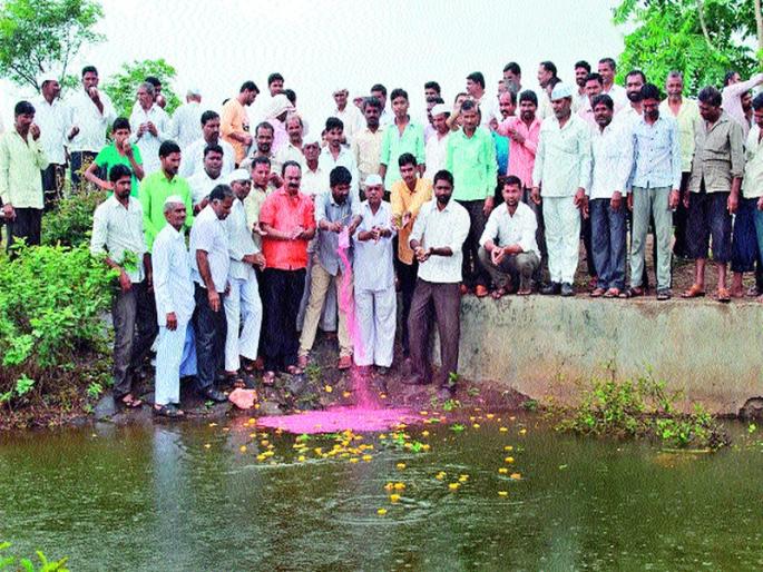 Hailstorm of Palkhed canal in the Arsenal area | अंदरसूल परिसरामध्ये पालखेड कालव्याचे जलपूजन Hailstorm of Palkhed canal in the Arsenal area | अंदरसूल परिसरामध्ये पालखेड कालव्याचे जलपूजन