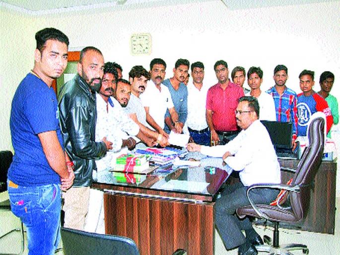 The Constitution condemned the contempt by: various organizations | संविधान जाळून अवमान : विविध संघटनांकडून निषेध The Constitution condemned the contempt by: various organizations | संविधान जाळून अवमान : विविध संघटनांकडून निषेध