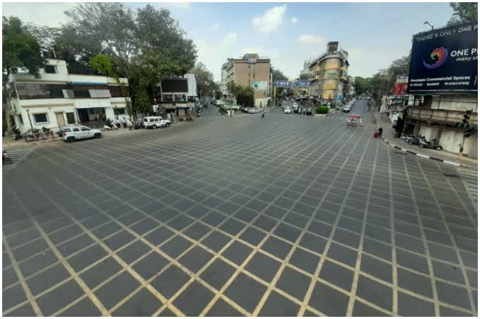 No lockdown; But PMP, hotels, malls closed cinemas; Administration | Coronavirus Pune Lockdown: लॉकडाऊन टळला; पण पीएमपी, हॉटेल, सिनेमागृह, मॉलबाबत कडक निर्बंध No lockdown; But PMP, hotels, malls closed cinemas; Administration | Coronavirus Pune Lockdown: लॉकडाऊन टळला; पण पीएमपी, हॉटेल, सिनेमागृह, मॉलबाबत कडक निर्बंध