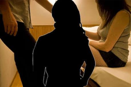 Prostitution from a foreign woman, a young woman, in the crisis of Corona in the pimpri chinchwad | पिंपरी चिंचवड शहरात कोरोनाच्या संकटात परदेशी महिला, तरुणीकडून देहविक्री Prostitution from a foreign woman, a young woman, in the crisis of Corona in the pimpri chinchwad | पिंपरी चिंचवड शहरात कोरोनाच्या संकटात परदेशी महिला, तरुणीकडून देहविक्री