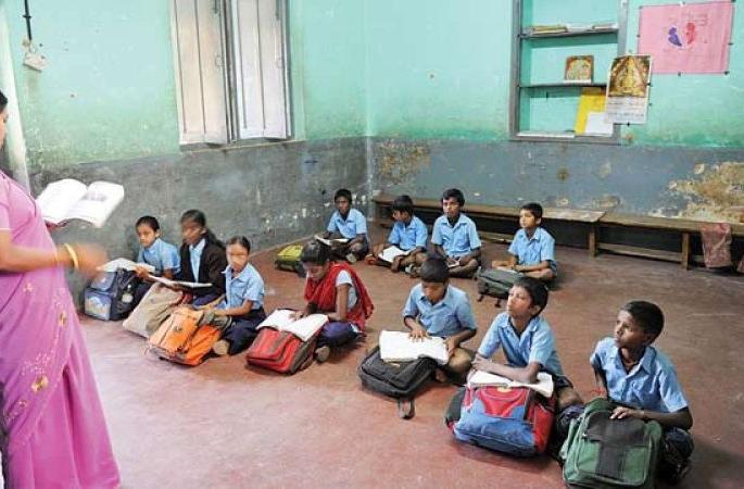 15 schools of Nagpur Municipal Corporation closed; The blow of the adjustment strategy | नागपूर मनपाच्या १५ शाळा बंद; समायोजन धोरणाचा फटका 15 schools of Nagpur Municipal Corporation closed; The blow of the adjustment strategy | नागपूर मनपाच्या १५ शाळा बंद; समायोजन धोरणाचा फटका