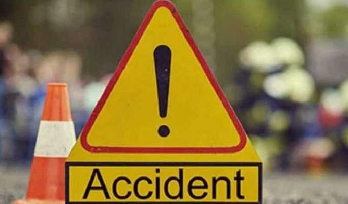 Truck hits tractor on Amravati-Nagpur highway; Death of two farmers | अमरावती-नागपूर महामार्गावर ट्रकची ट्रॅक्टरला धडक; दोन शेतकऱ्यांचा मृत्यू Truck hits tractor on Amravati-Nagpur highway; Death of two farmers | अमरावती-नागपूर महामार्गावर ट्रकची ट्रॅक्टरला धडक; दोन शेतकऱ्यांचा मृत्यू