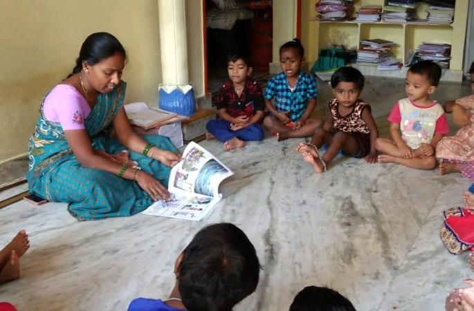 Anganwadi worker in the state, on a small scale, | राज्यातील अंगणवाडी सेविका राबतात तुटपुंज्या मानधनावर