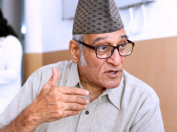 It takes time to get out of grief. Mohan Agashe | दु:खातून बाहेर पडण्यासाठी लागते निमित्त : डॉ. मोहन आगाशे