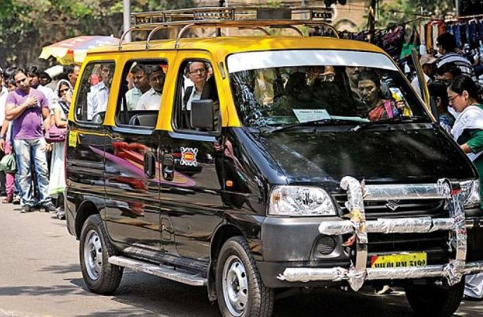 Passengers are abducted from the backyard bus stand | परतवाडा बसस्थानकातून पळविले जातात प्रवासी Passengers are abducted from the backyard bus stand | परतवाडा बसस्थानकातून पळविले जातात प्रवासी