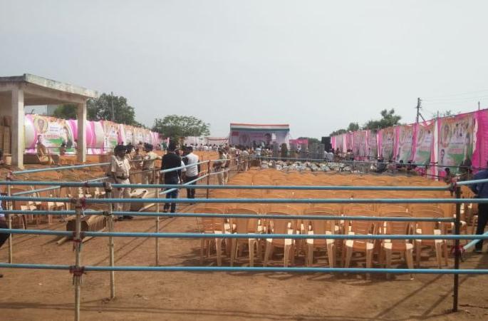 Ready for the welcome of Rahul Gandhi in Nanded in Chandrapur district | चंद्रपूर जिल्ह्यातील नांदेड गाव राहुल गांधी यांच्या स्वागतासाठी सज्ज Ready for the welcome of Rahul Gandhi in Nanded in Chandrapur district | चंद्रपूर जिल्ह्यातील नांदेड गाव राहुल गांधी यांच्या स्वागतासाठी सज्ज
