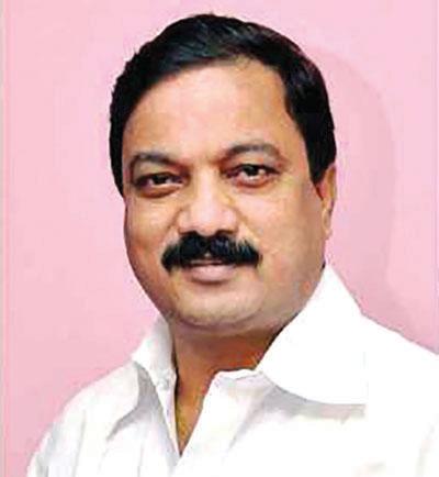 Corona virus: Failure to take care of the people, criticism of Parashuram Uparkar | corona virus : जनतेची काळजी घेण्यास लोकप्रतिनिधी अपयशी, परशुराम उपरकर यांची टीका Corona virus: Failure to take care of the people, criticism of Parashuram Uparkar | corona virus : जनतेची काळजी घेण्यास लोकप्रतिनिधी अपयशी, परशुराम उपरकर यांची टीका