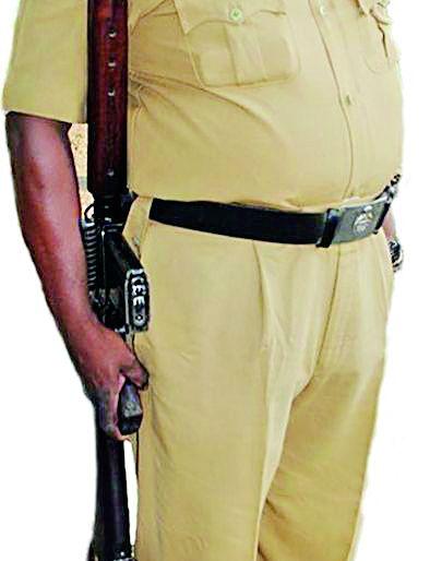 Only 153 police out of a million population in the state | राज्यात एक लाख लोकसंख्येमागे केवळ १५३ पोलीस