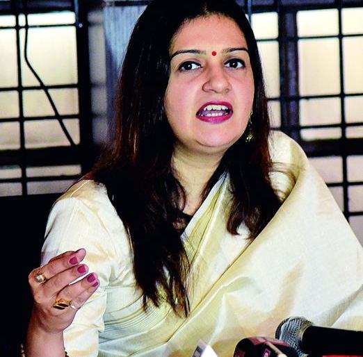 Then we can cancel the Raffel contract; Priyanka Chaturvedi claims | -तर आम्ही राफेल करारच रद्द करू; प्रियंका चतुर्वेदी यांचा दावा Then we can cancel the Raffel contract; Priyanka Chaturvedi claims | -तर आम्ही राफेल करारच रद्द करू; प्रियंका चतुर्वेदी यांचा दावा