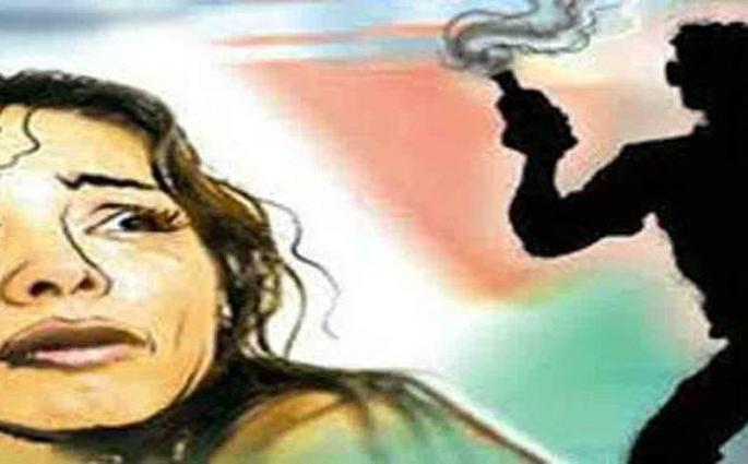 Acid attack on female doctor in Nagpur district; The accused is in custody | नागपूर जिल्ह्यात महिला डॉक्टरवर अॅसिडहल्ला; आरोपी ताब्यात Acid attack on female doctor in Nagpur district; The accused is in custody | नागपूर जिल्ह्यात महिला डॉक्टरवर अॅसिडहल्ला; आरोपी ताब्यात