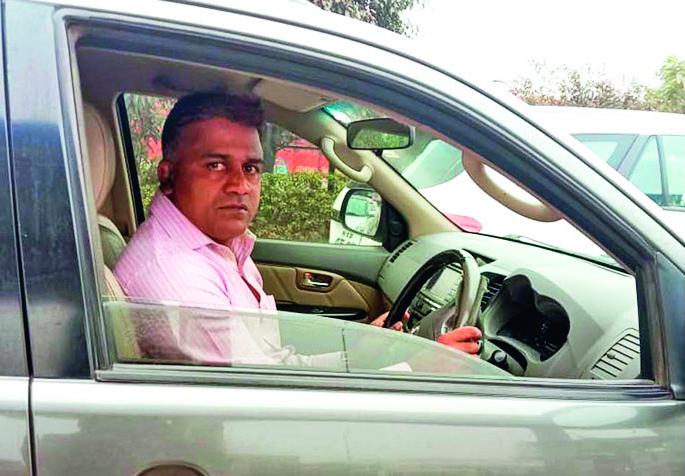 Time to take a taxi on the national getaway | राष्ट्रीय पैलवानावर टॅक्सी चालविण्याची वेळ Time to take a taxi on the national getaway | राष्ट्रीय पैलवानावर टॅक्सी चालविण्याची वेळ