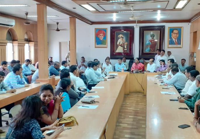 Engineers' community leave movement finally back | अभियंत्यांचे सामुदायिक रजा आंदोलन अखेर मागे